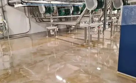 applicateur sol en résine Langueux-2